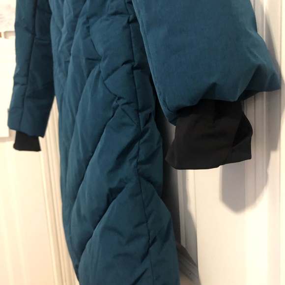 All in Motion- Women’s Mid Length Puffer Jacket - Picture 6 of 8